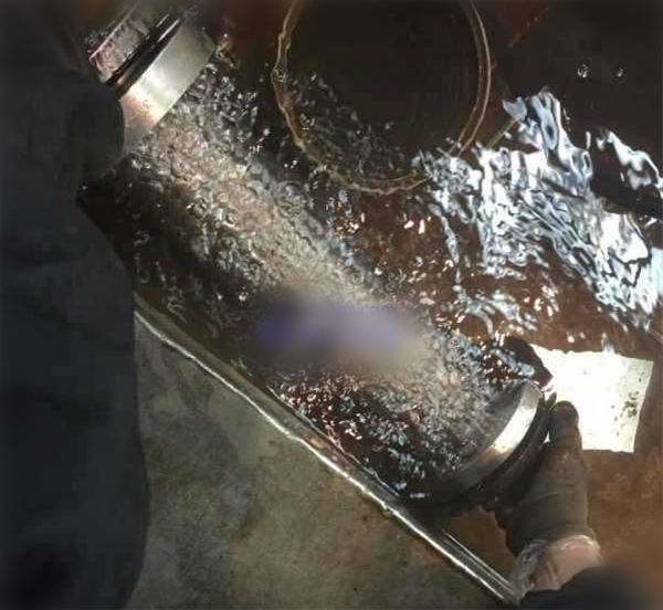 管线介质是醋酸跟水溶液 ，金属软接头材料应如何选用？