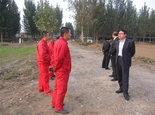 立式明装风机盘管机组金属软接头：油气管道进行安全检查