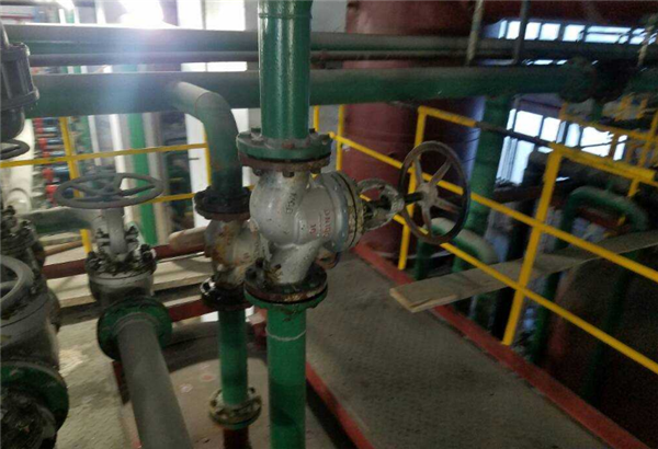 废水槽底部的排污管、塔底循环管金属软接头问题