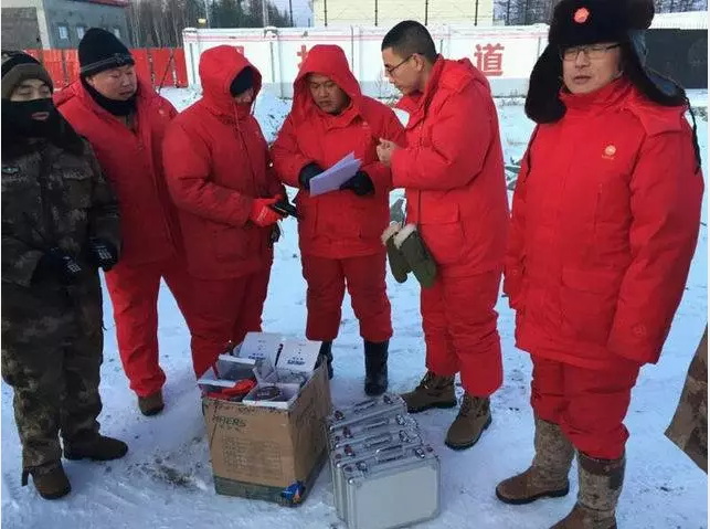 工地增压泵金属软接头：顺利完成漠大二线清管器跟踪工作