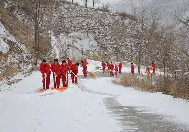 消防排水泵金属软接头：全员齐动应对降雪保生产