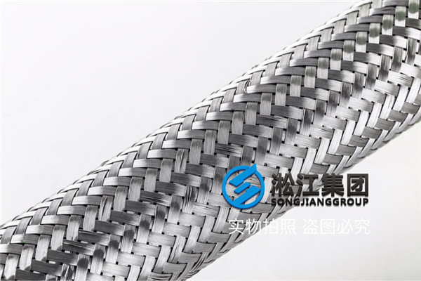 不锈钢软管DN40的丝接的，用在水泵出口，长度120mm